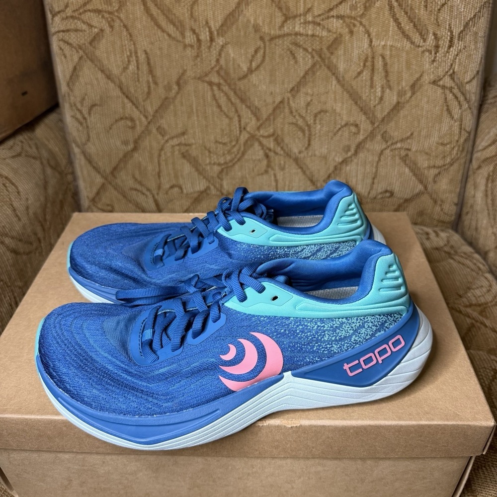 Topo Athletic Ultrafly 5 Women's Size 7 Blue/Aqua Running Shoes Excellent!